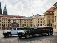 Hummer Voyage